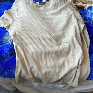 It a very nice shirt I no longer need it